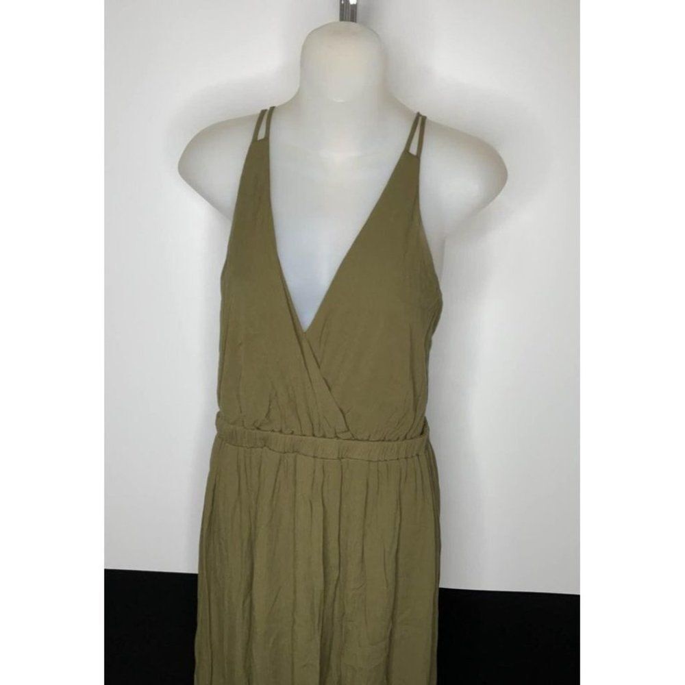 MEDIUM Luluโs Olive Green backless maxi dress boho summer festival vibes - Picture 2 of 7